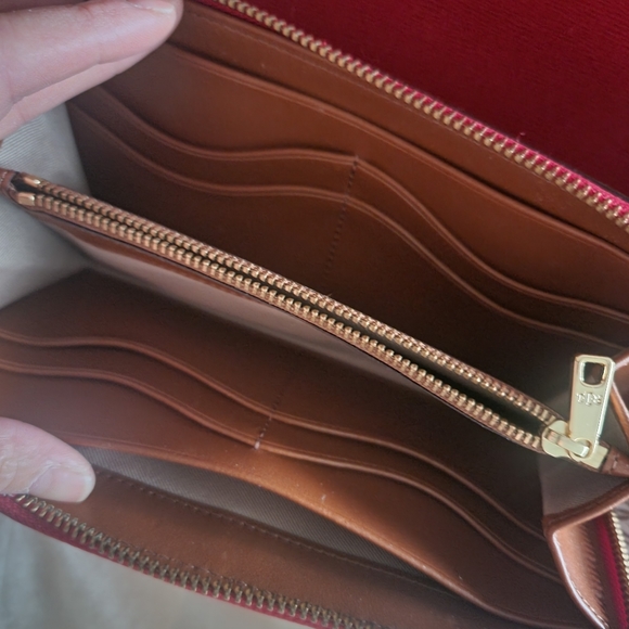 Beautiful look like new Ralph Lauren tote, wallet, and cross body bag. - Picture 4 of 4